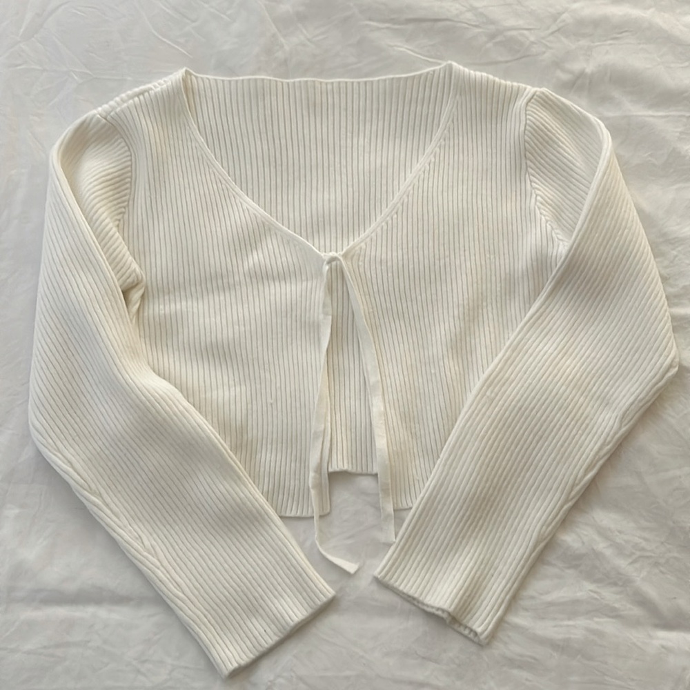 White ribbed cropped cardigan, size L